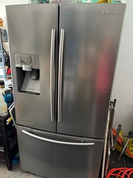 Photo of free Refrigerator. Needs fix (Woodland Ca by Sports park) #4