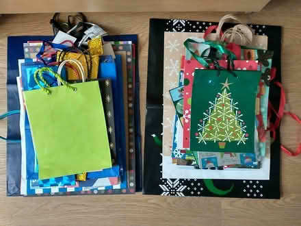 Photo of free Gift bags (Woodridge (75th & Janes)) #1