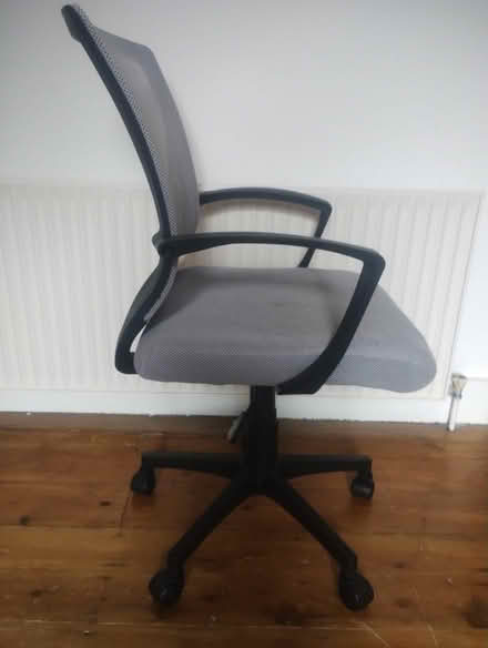 Photo of free Office/desk chair (SE20 penge) #1
