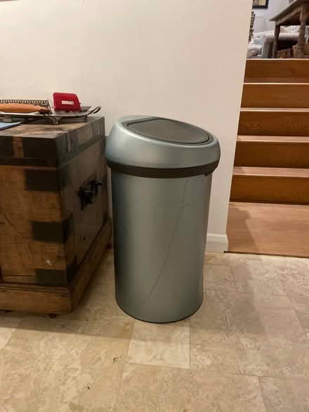 Photo of free Large kitchen bin (Itchenor PO20) #1