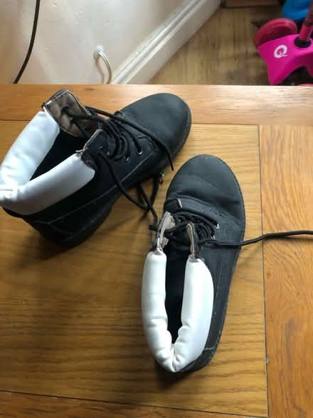 Photo of free Footwears (L4) #2