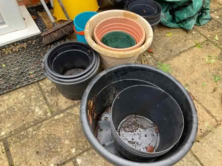 Photo of free Large plastic garden pots (Stonequarry) #1