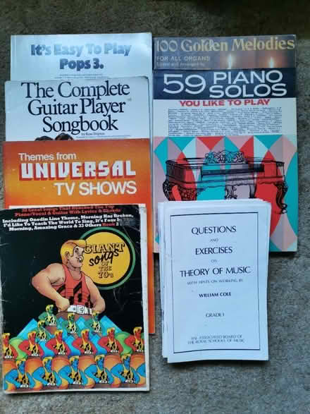 Photo of free Music Books (Menzieshill DD2) #2