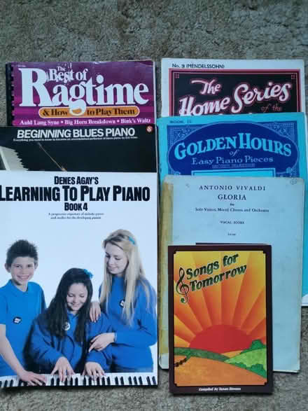 Photo of free Music Books (Menzieshill DD2) #1