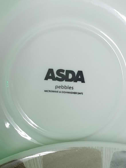 Photo of free Bowls & Plates (Courtlands WD25) #1