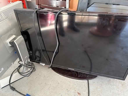 Photo of free Samsung monitor (Clinton Twsp mi) #1