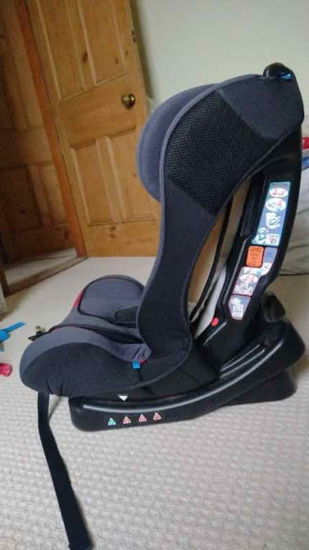 Photo of free Car seat 0-4 (Freehold LA1) #2