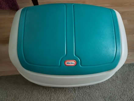 Photo of free Curb alert: Toy box (Woodridge (75th & Janes)) #1