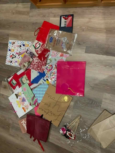 Photo of free Various gift bags (Wyken Coventry) #1