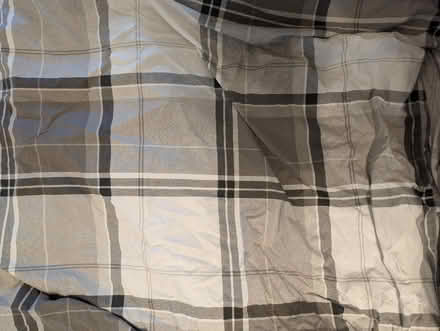 Photo of free King duvet cover set (Loughborough LE11) #1