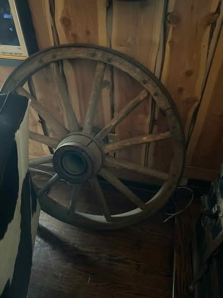 Photo of free Wagon wheel (Clinton Twsp mi) #1