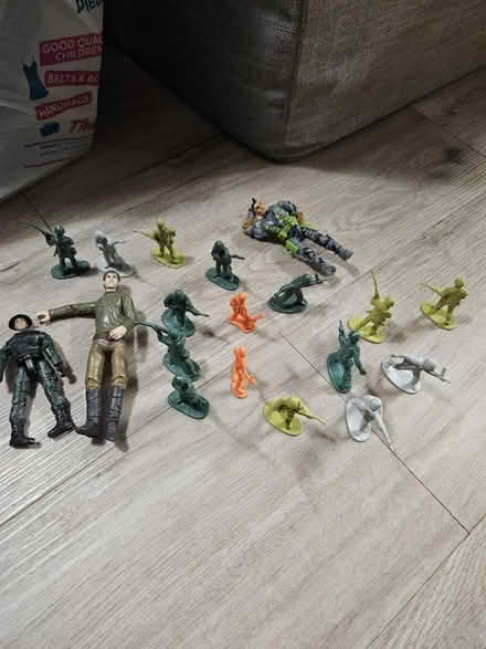 Photo of free Army toys and vehicles (LS8 (LS8 (Roundhay)) #2