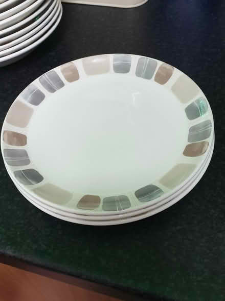 Photo of free Bowls & Plates (Courtlands WD25) #3