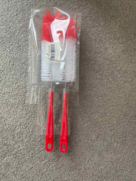 Photo of free New cleaning brushes (SE6) #1