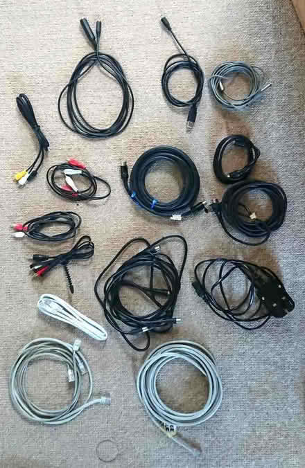 Photo of free Bag of electronic cables - audio, video and ethernet (Corstorphine EH12) #1