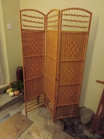 Photo of free folding screen x 2 (Kendal LA9) #1