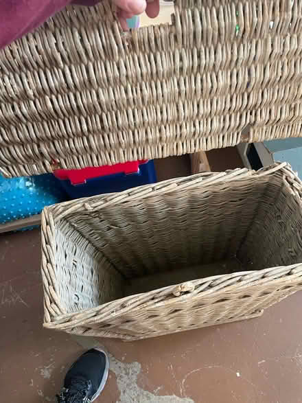 Photo of free Vintage(?) wicker hamper (Odenton Kings Heights) #2