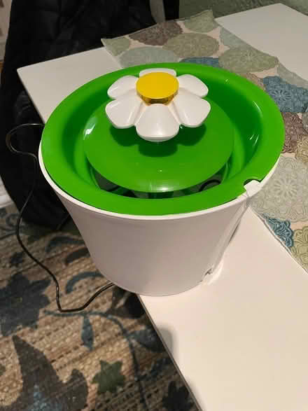 Photo of free Catit water fountain (Chicago Edgewater) #1