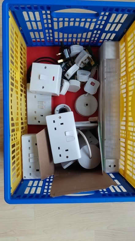 Photo of free Various electrical items (Shepley) #1