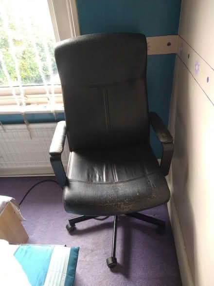 Photo of free black office chair (St Albans AL1) #1