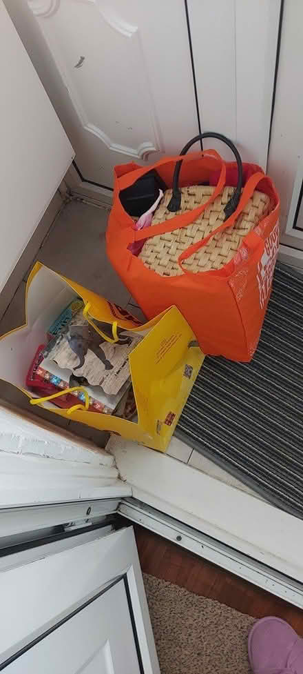 Photo of free Baby books,toys ane basket (SW18) #1