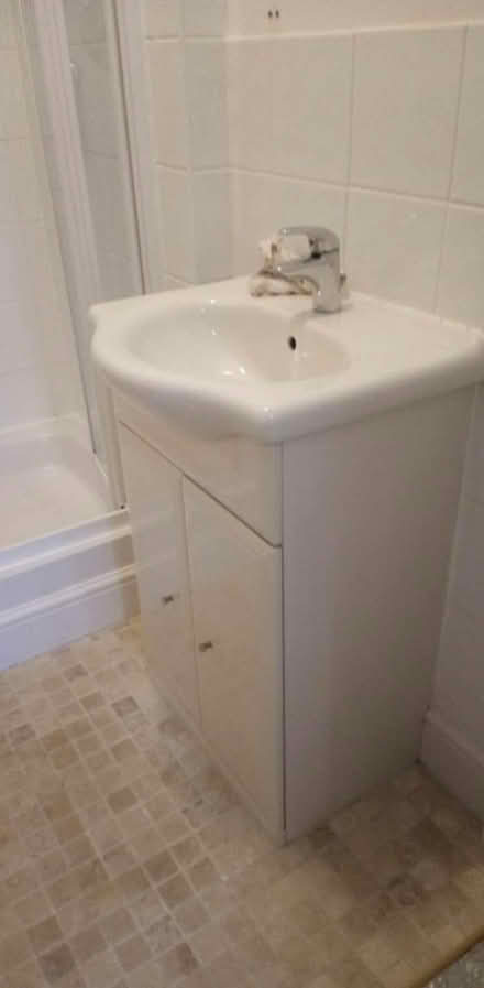 Photo of free Washbasin ,tap, waste and cupboard (Stirling FK8) #1