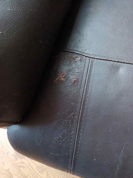 Photo of free 2 seater Leather recliner (Prenton CH43) #4
