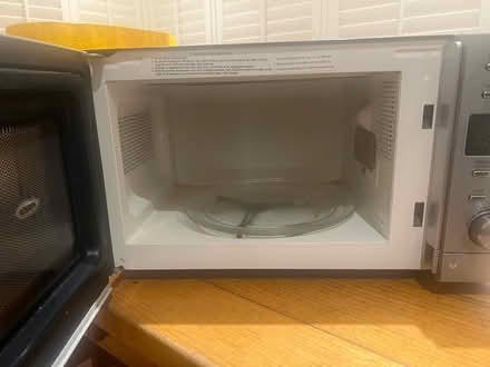 Photo of free Microwave oven (NW11 Temple Fortune) #3