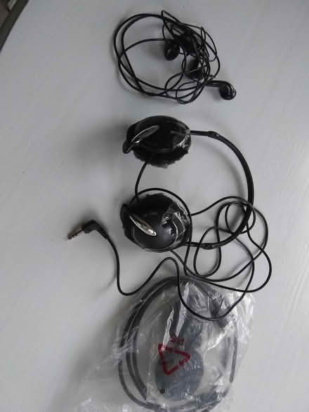 Photo of free Bose headphones, plus battery (Sonning Common RG4) #3