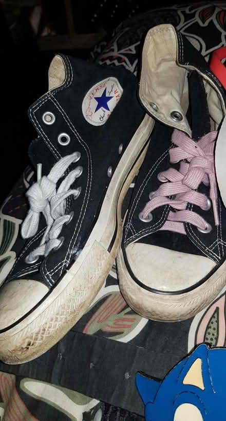 Photo of free Trainers sizes uk5 mostly/ Converse uk6 plus Sonic Belt (Dudley Hill BD4) #4