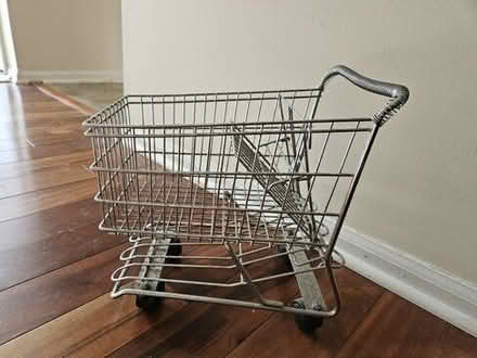 Photo of free Tiny Decorative Metal Shopping Cart (Waters Landing 20874) *PHOTO #1
