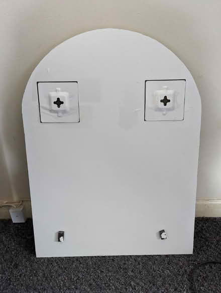 Photo of free Small mirror (SG8) #1