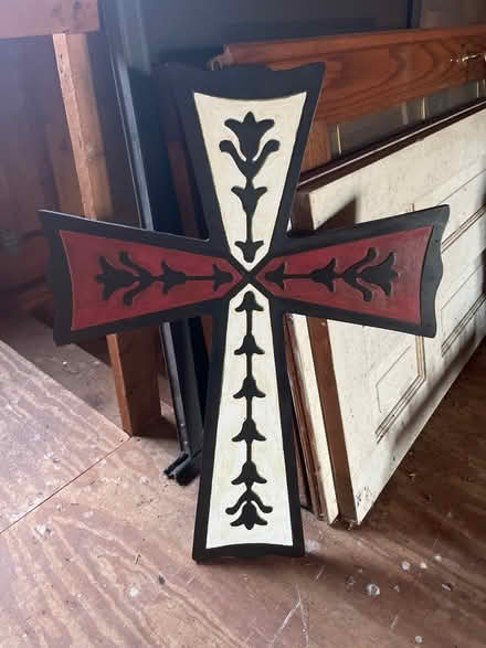 Photo of free Wood painted Cross (New Hope) #1