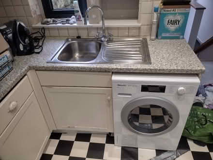 Photo of free Cream coloured kitchen units (Englishcombe) #2