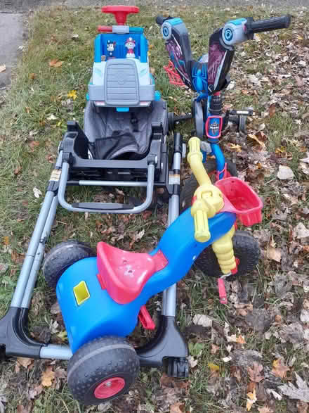 Photo of free Curb alert..more to come (Dearborn Heights(Beech daily)) #1