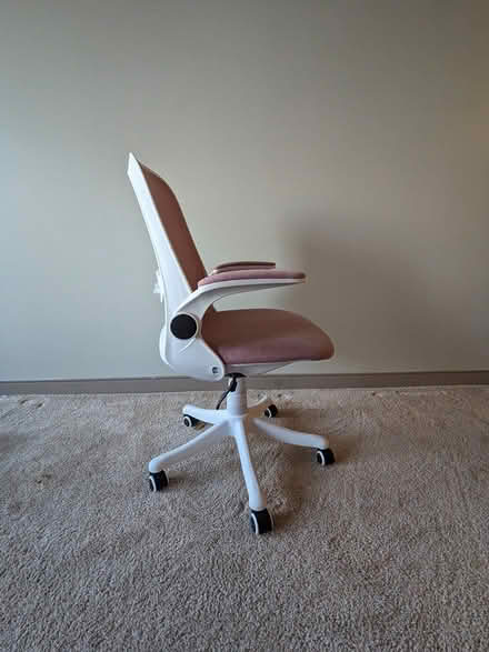 Photo of free Pink Office chair (Highpoint on Columbus Commons) #3