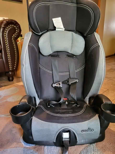 Photo of free Evenflo car seat (Elgin near St. Joe's Hospital) #4