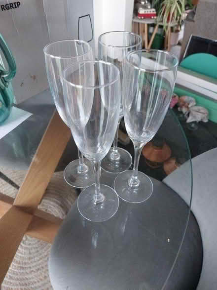 Photo of free 4 champagne flutes (LL11) #1