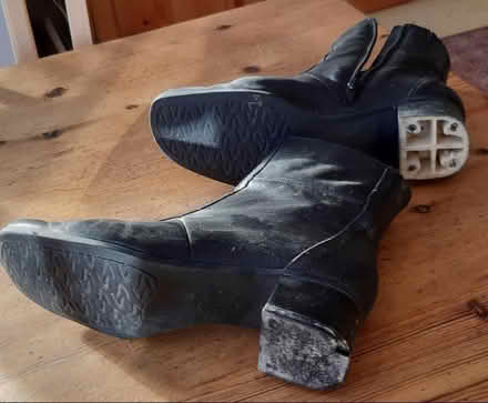 Photo of free Ladies black size 6 ankle boots (Wokingham RG40) #1