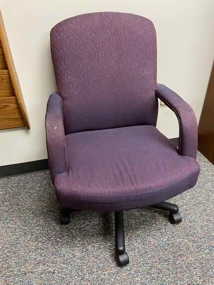Photo of free 5 conference room chairs (Nashua) #1