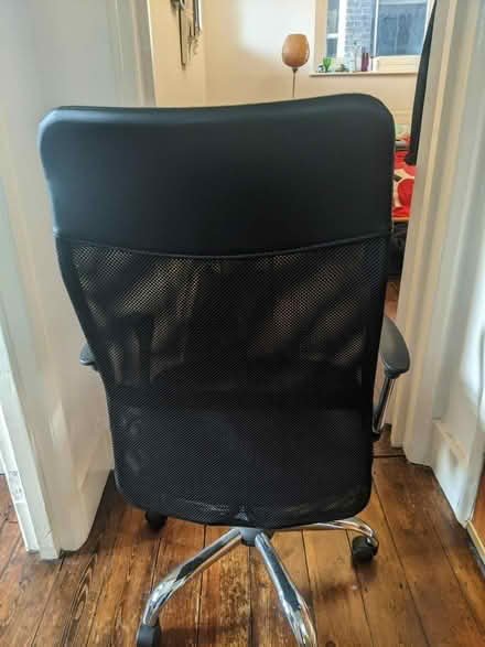 Photo of free Ergonomic Deskchair (like new) (Sun In The Sands Roundabout SE3) #1