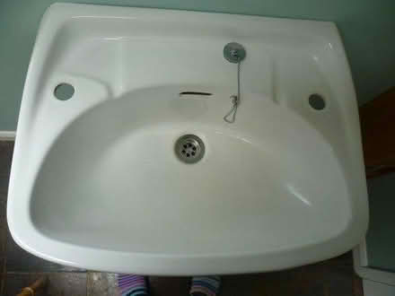 Photo of free Hand wash-basin on pedestal (Princes Risborough HP27) #1
