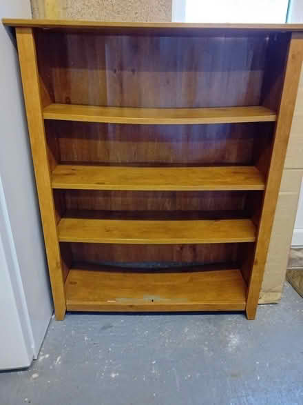 Photo of free bookcase (Kendal LA9) #1