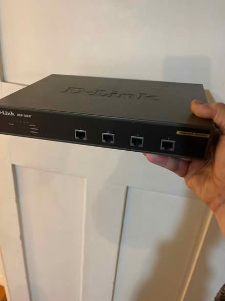 Photo of free 4 port gigabit network switch (CT3) #1