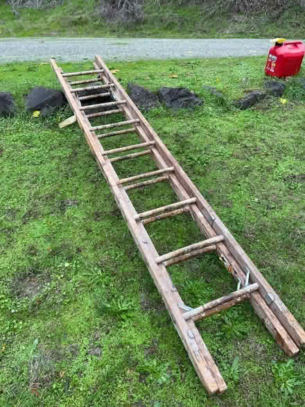 Photo of free Wood Extension ladder (NE Seattle) #1