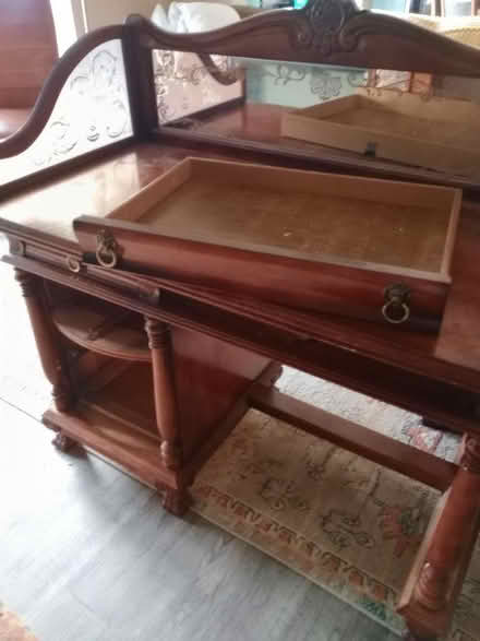 Photo of free Desk (Capitol Heights) #1
