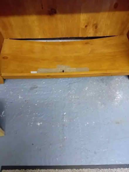 Photo of free bookcase (Kendal LA9) #2