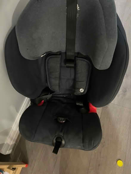 Photo of free Maxi cosi car seat with isofix (Epsom, KT19) #1