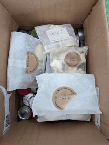 Photo of free Box of misc scented tea lights and wax melts (Saltney Ferry CH4) #1