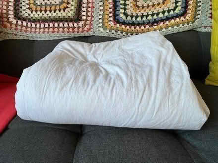 Photo of free 4.5 tog single polyester duvet (Colliers Wood SW19) #1